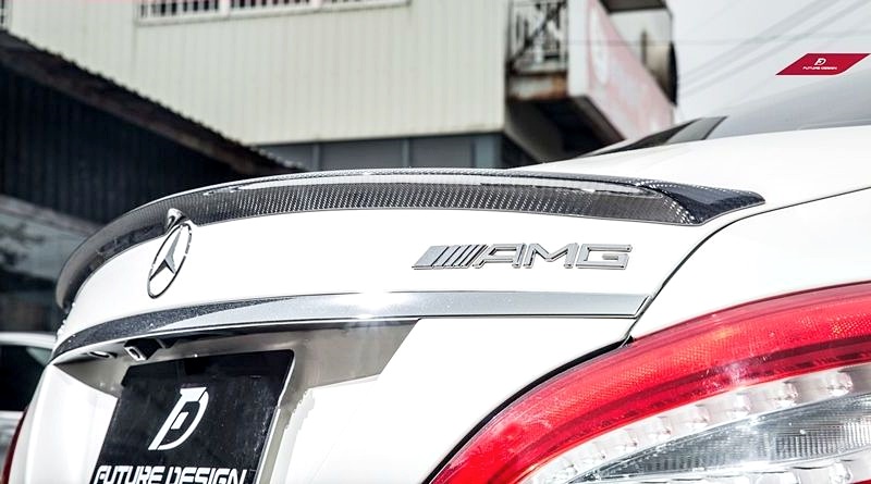 W218 CLS - AMG style Carbon Trunk Spoiler 04